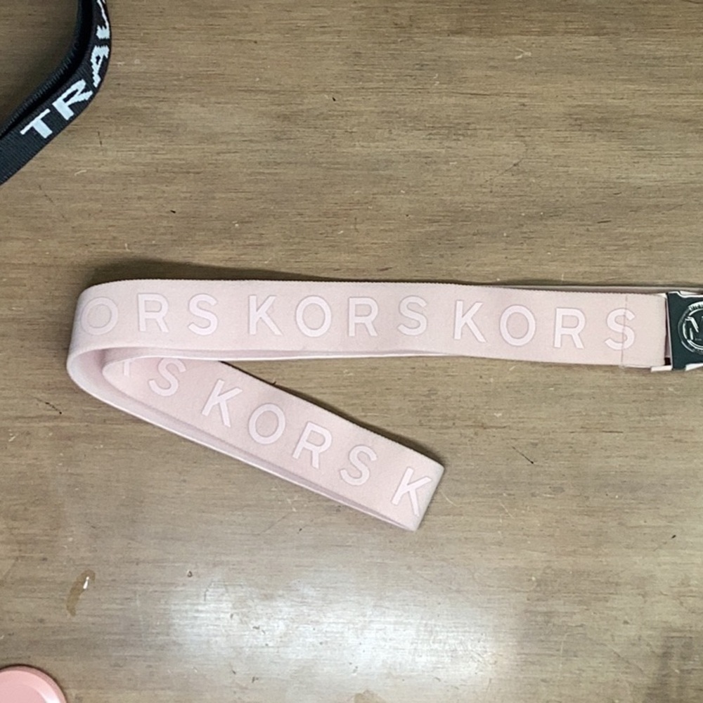 Michael Kors Light Pink Luggage Belt with Gunmetal Clasp 24”x30” with AAA one - Picture 2 of 4
